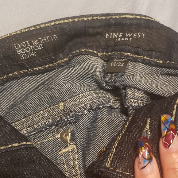 Stunning Jeans - Picture 3 of 4